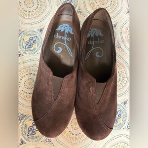 Dansko Arden brown suede slip on comfort shoes. New?? Size 40 (9.5) nice